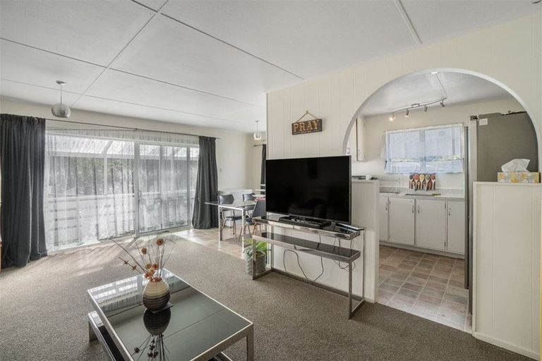 Photo of property in 321a Wellington Road, Wainuiomata, Lower Hutt, 5014