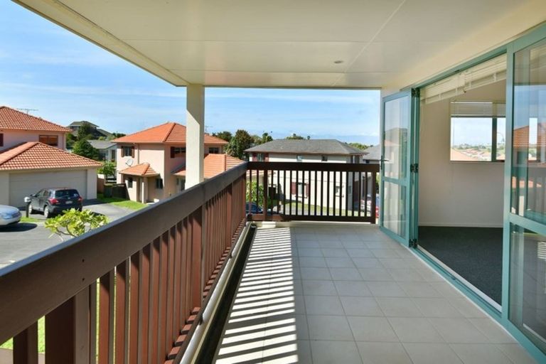 Photo of property in 16 Clea View, Gulf Harbour, Whangaparaoa, 0930