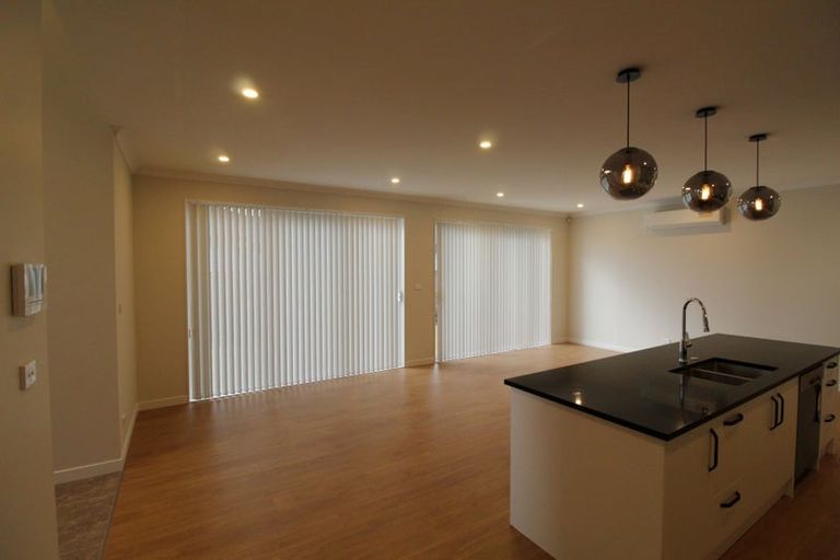 Photo of property in 17 Grove Way, Riverhead, 0820