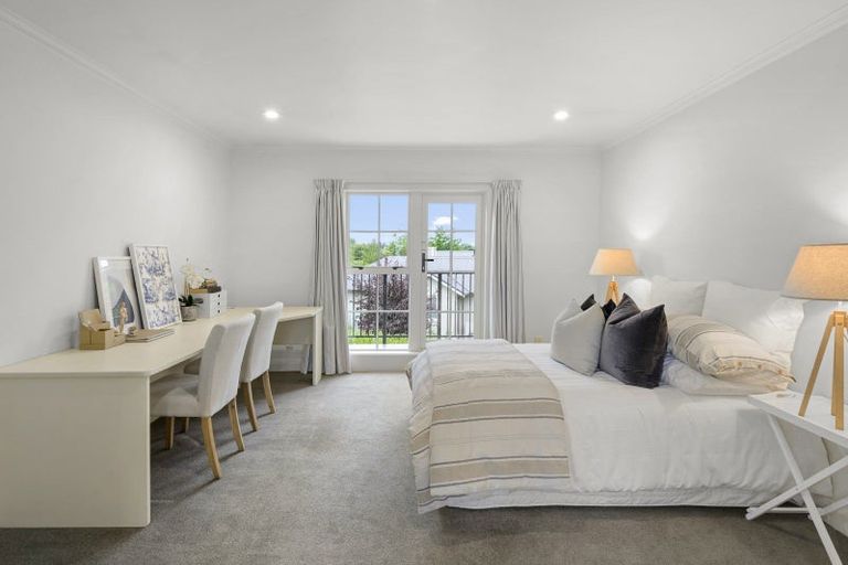 Photo of property in 24 Felstead Place, Avonhead, Christchurch, 8042