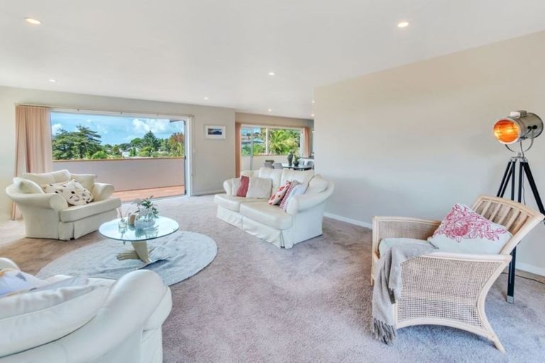 Photo of property in 7 Rossmore Terrace, Murrays Bay, Auckland, 0630