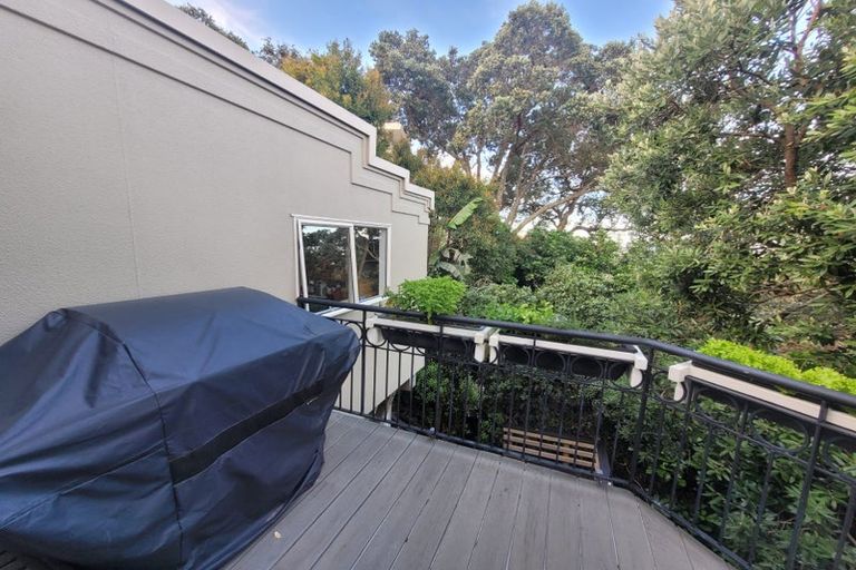 Photo of property in 2/11a Prospect Terrace, Milford, Auckland, 0620
