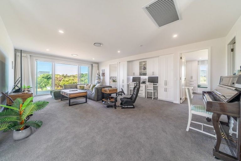 Photo of property in 87 Rutherford Drive, Waikanae Beach, Waikanae, 5036