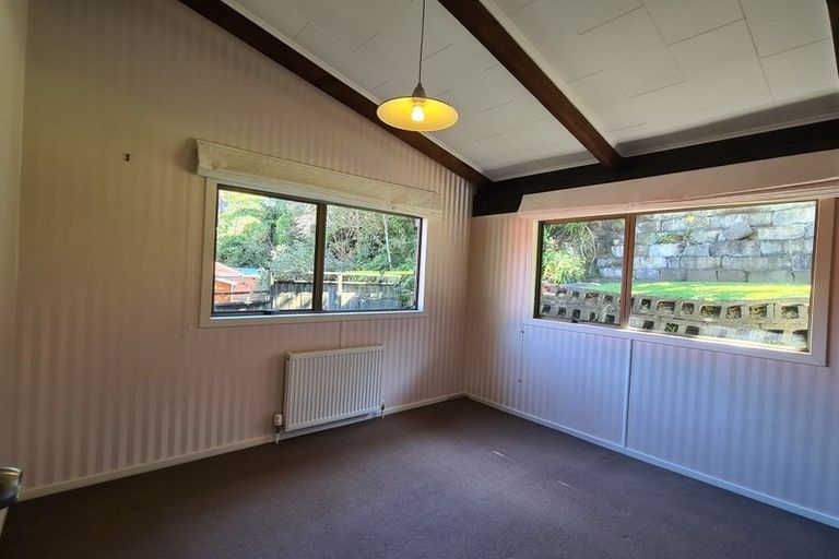 Photo of property in 113 Poplar Grove, Whalers Gate, New Plymouth, 4310