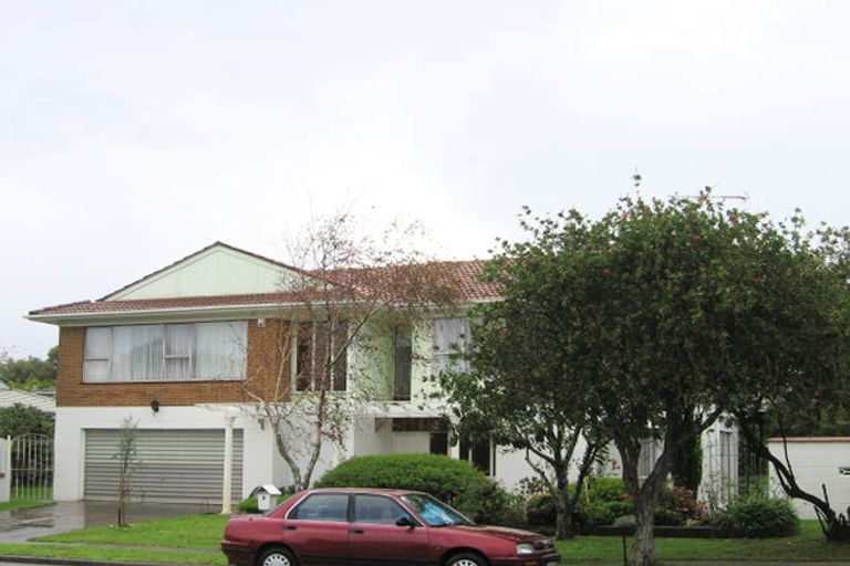 Photo of property in 5 Prince Regent Drive, Half Moon Bay, Auckland, 2012