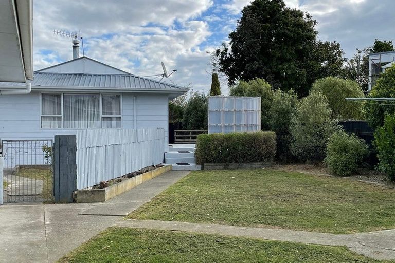 Photo of property in 6 Pain Street, Bulls, 4818