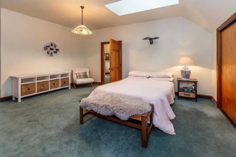 Photo of property in 33 O'connor Place, Burnside, Christchurch, 8053