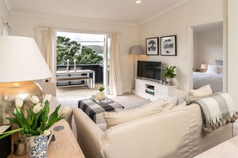 Photo of property in 278 Queens Drive, Lyall Bay, Wellington, 6022