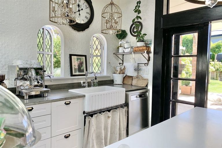 Photo of property in 22 Domain Road, Waipawa, 4210