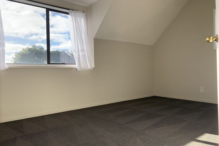 Photo of property in 52 Momorangi Crescent, Redwood, Christchurch, 8051