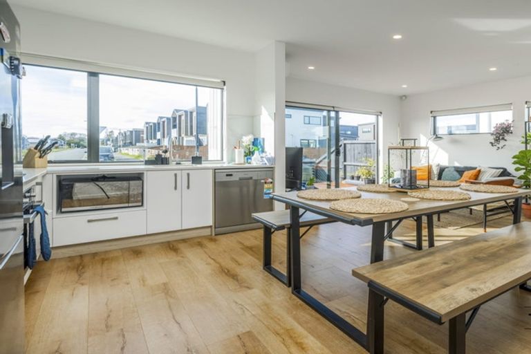 Photo of property in 41 John Gray Street, Papakura, 2110