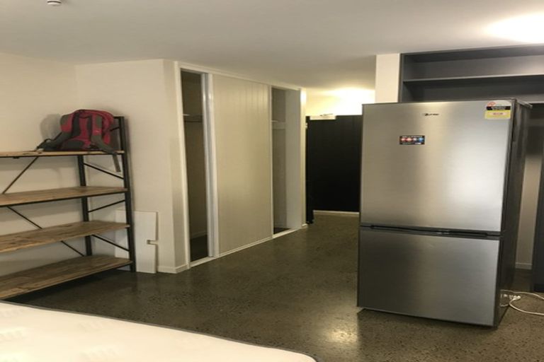 Photo of property in 33 Grove Road, Addington, Christchurch, 8024