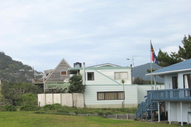 Photo of property in 92 Ocean Beach Road, Tairua, 3508