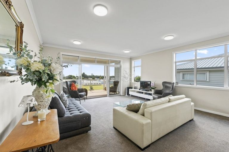 Photo of property in 44 Landmark Terrace, Orewa, 0931