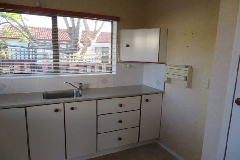 Photo of property in 1b Cairngorm Place, Highland Park, Auckland, 2010