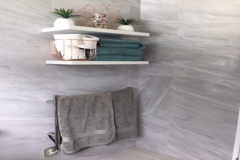 Photo of property in 12 Glendawn Place, Bayview, Auckland, 0629