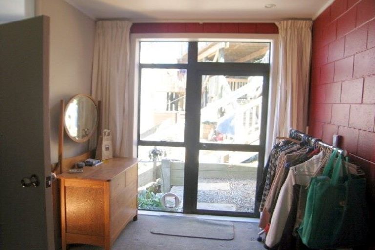 Photo of property in 77a View Road, Houghton Bay, Wellington, 6023