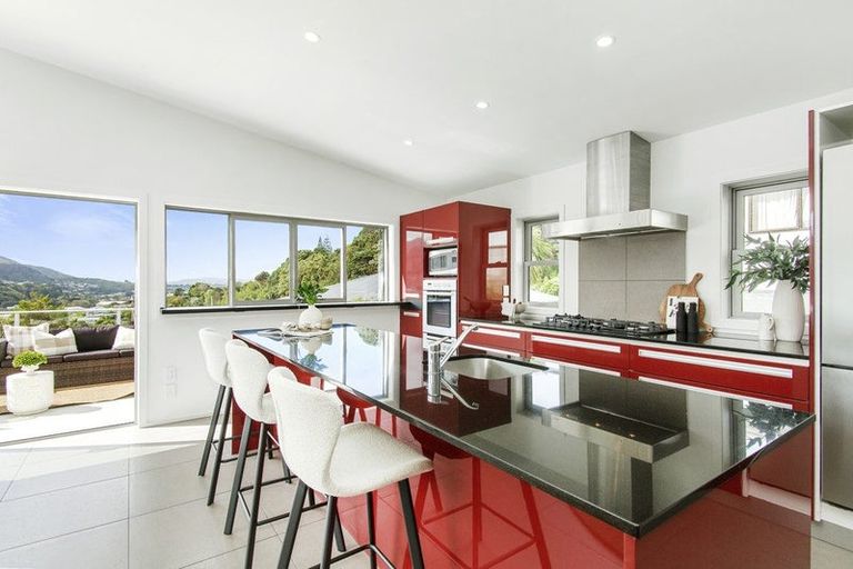 Photo of property in 32a Tawa Terrace, Tawa, Wellington, 5028