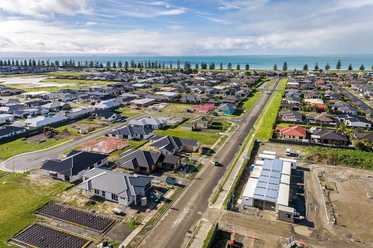 Photo of property in 48 Kenny Road, Te Awa, Napier, 4110