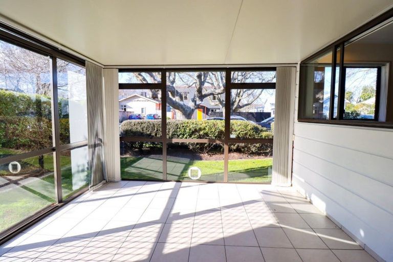 Photo of property in 9 Rolleston Street, Hokowhitu, Palmerston North, 4410