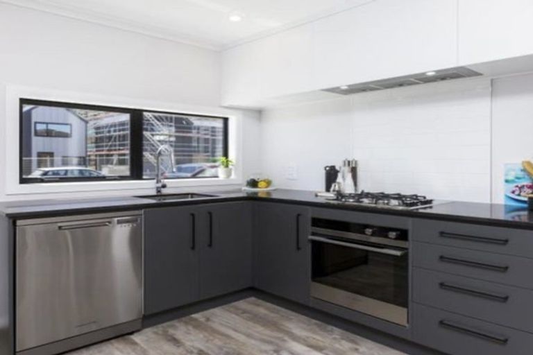 Photo of property in 38 Dahl Drive, Wallaceville, Upper Hutt, 5018