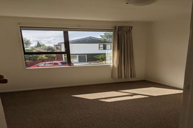 Photo of property in 60 Lavelle Road, Henderson, Auckland, 0612