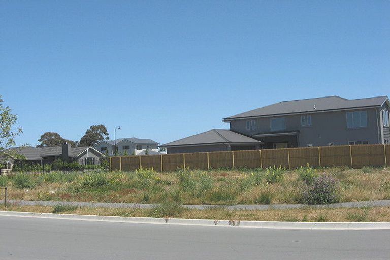 Photo of property in 1 Tatahi Street, Parklands, Christchurch, 8083
