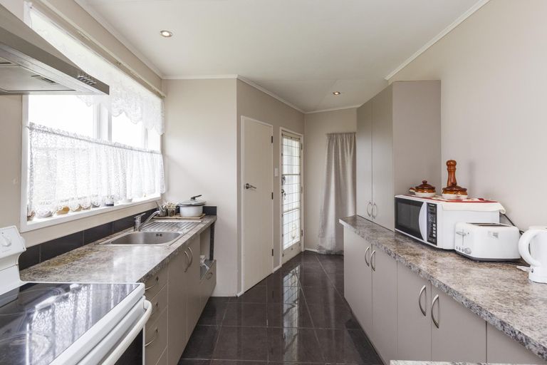 Photo of property in 26 Rhodes Drive, Kelvin Grove, Palmerston North, 4414