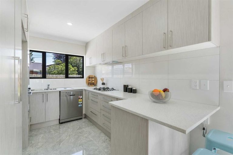 Photo of property in 8c Mahon Place, Papatoetoe, Auckland, 2025