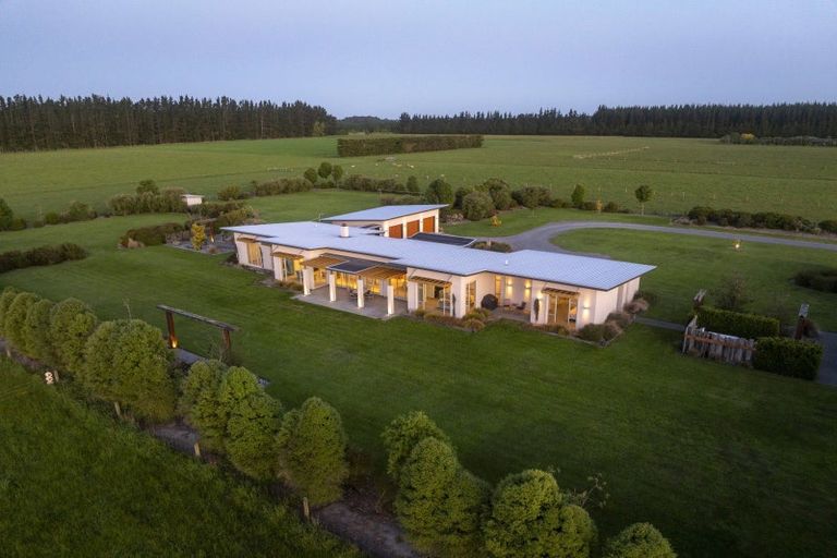 Photo of property in 218 Maindonalds Road, West Eyreton, Rangiora, 7475