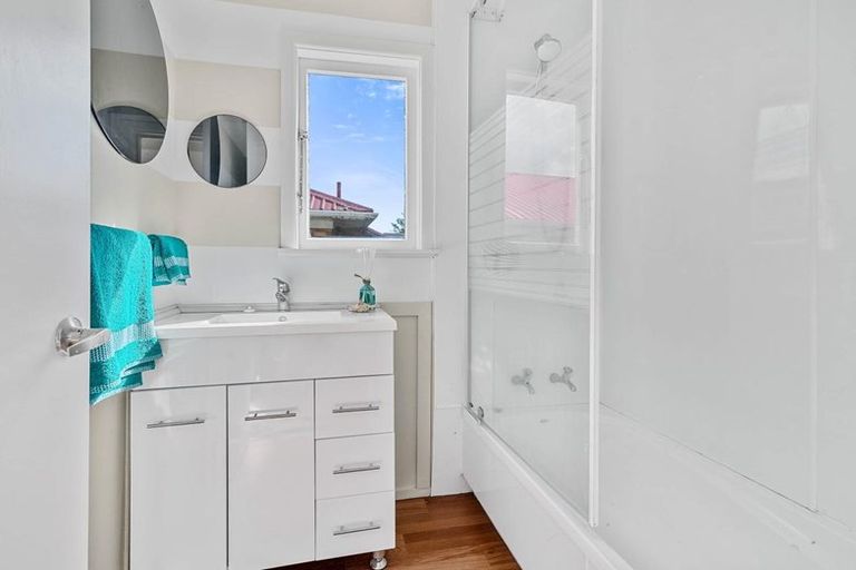 Photo of property in 5 Sunrise Avenue, Owhata, Rotorua, 3010