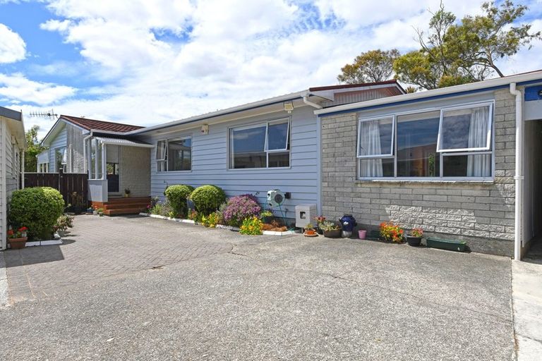 Photo of property in 11 Glenrae Grove, Silverstream, Upper Hutt, 5019