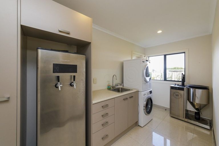 Photo of property in 84 Oroua Road, Kairanga, Palmerston North, 4475