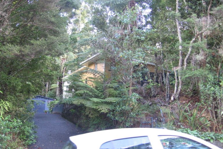 Photo of property in 39 Sylvan Valley Avenue, Titirangi, Auckland, 0604