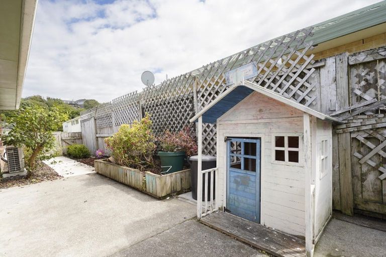 Photo of property in 110 Oxford Street, Tawa, Wellington, 5028