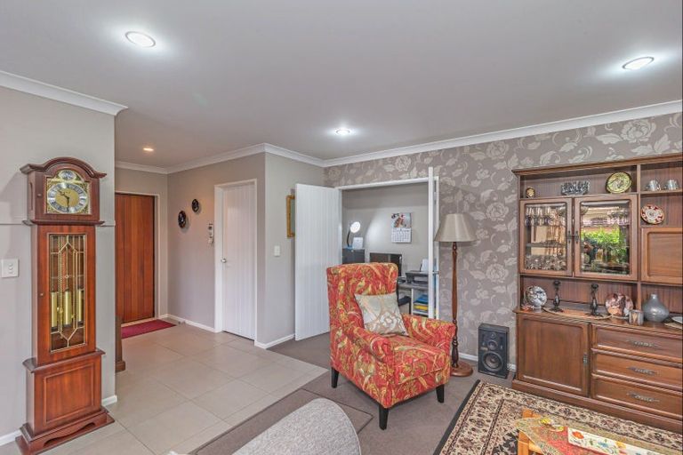 Photo of property in 63 Winchester Street, Levin, 5510