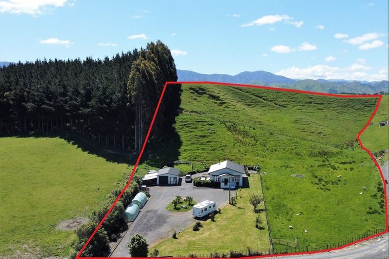 Photo of property in 114 Glengarry Road, Dannevirke, 4978