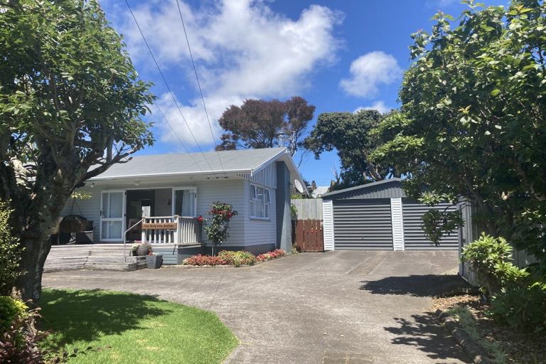 Photo of property in 17 Hutchins Street, Waitara, 4320