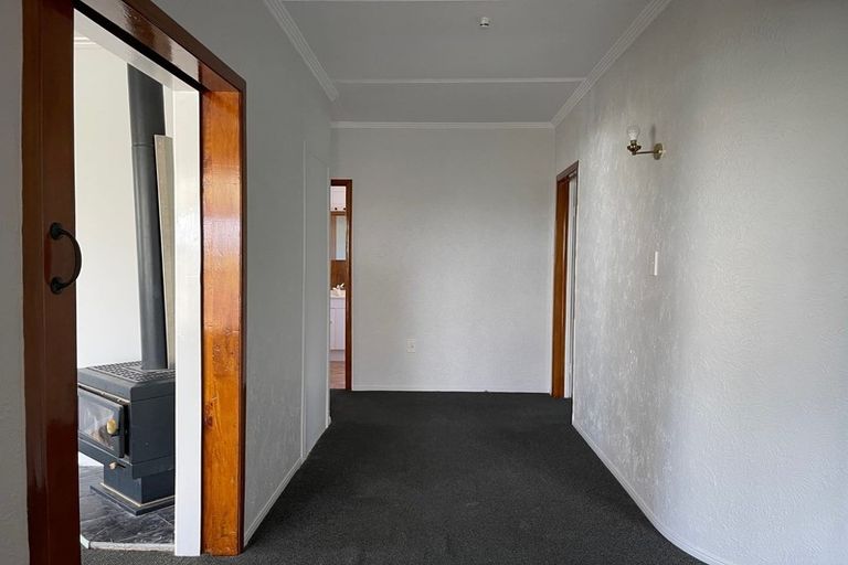 Photo of property in 23 Evans Road, Glen Eden, Auckland, 0602