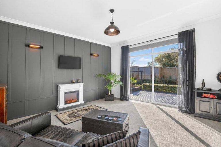 Photo of property in 525e Mangorei Road, Highlands Park, New Plymouth, 4312