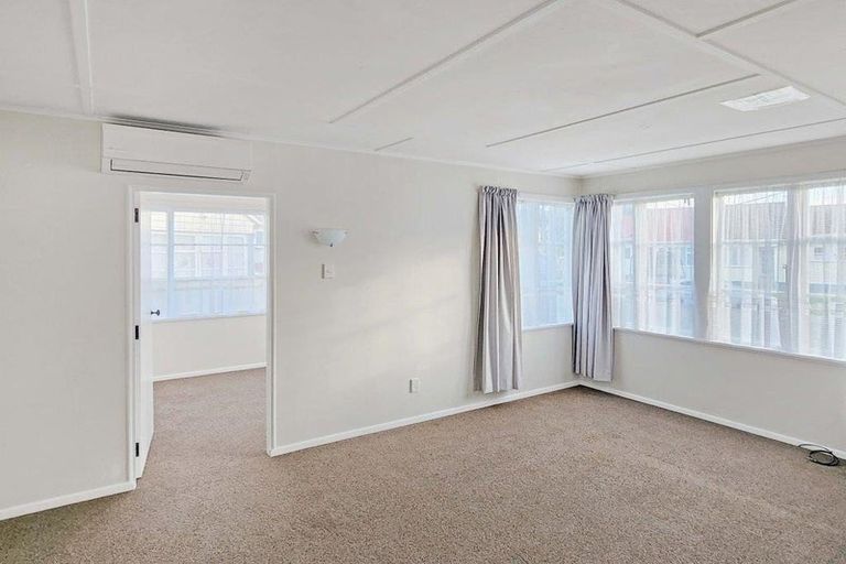 Photo of property in 2 Avery Grove, Boulcott, Lower Hutt, 5011