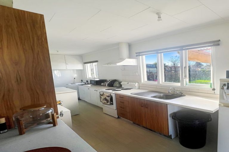 Photo of property in 24 Thyra Street, Dannevirke, 4930