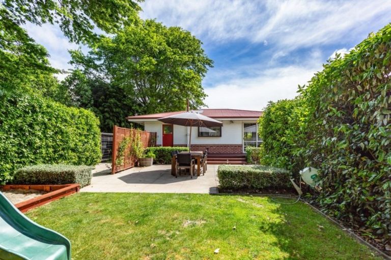 Photo of property in 12 Remuera Avenue, Cashmere, Christchurch, 8022