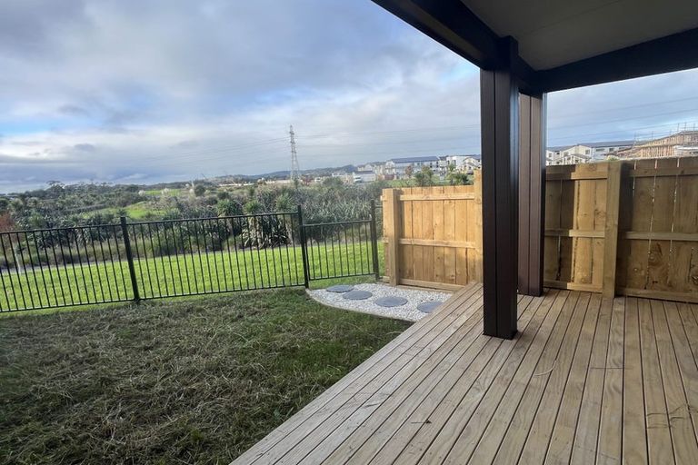 Photo of property in 1 Ahunga Road, Karaka, Papakura, 2113