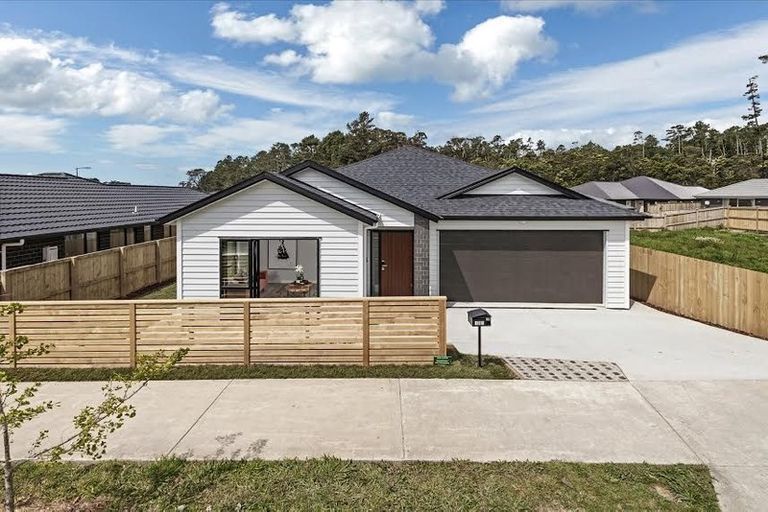 Photo of property in 103 Schoolside Road, Kumeu, 0810