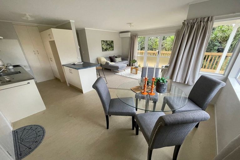 Photo of property in 22 Kayeleen Place, Cockle Bay, Auckland, 2014