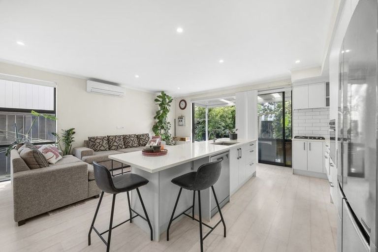 Photo of property in 21 Grey Warbler Road, Hobsonville, Auckland, 0616