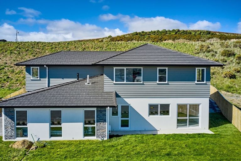 Photo of property in 113 Queen Charlotte Drive, Aotea, Porirua, 5024