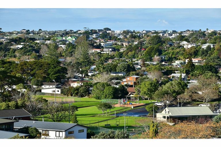 Photo of property in 18a Tower Hill, Stanmore Bay, Whangaparaoa, 0930