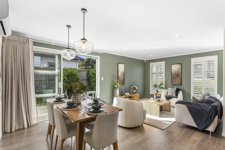 Photo of property in 32a Pine Avenue, Henderson, Auckland, 0612